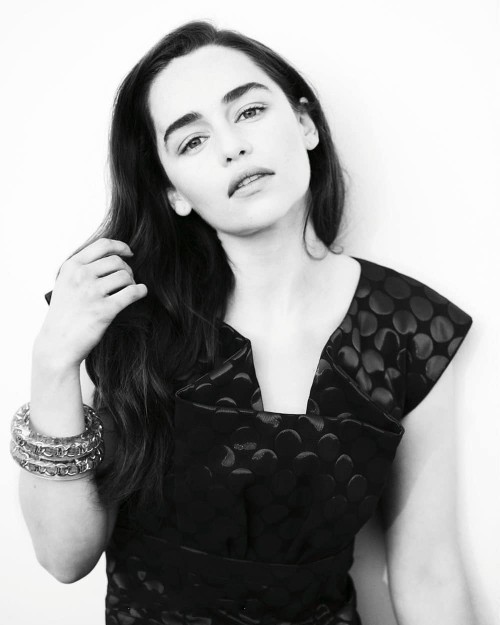 Emilia-Clarke-38028.jpg