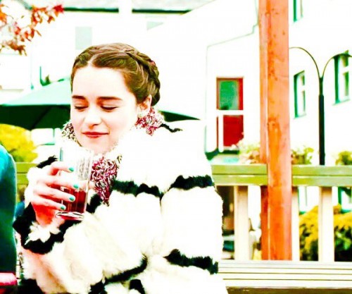 Emilia-Clarke-38046.jpg