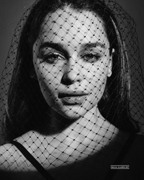 Emilia-Clarke-38068.jpg
