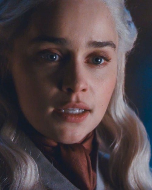 Emilia-Clarke-38225.jpg