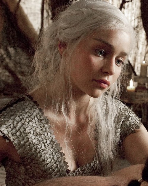 Emilia-Clarke-38228.jpg