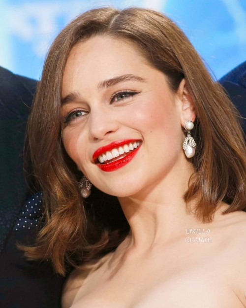 Emilia-Clarke-40813.jpg