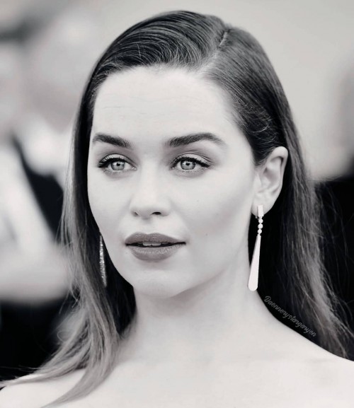 Emilia-Clarke-40976.jpg