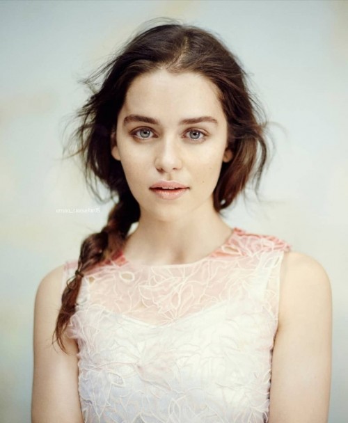 Emilia-Clarke-41077.jpg