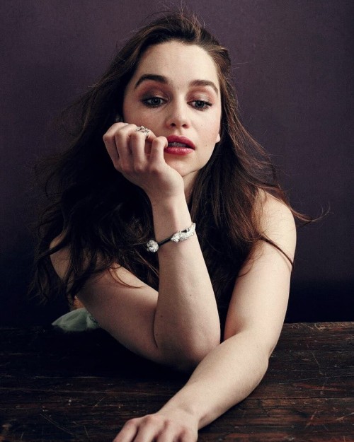 Emilia-Clarke-41129.jpg