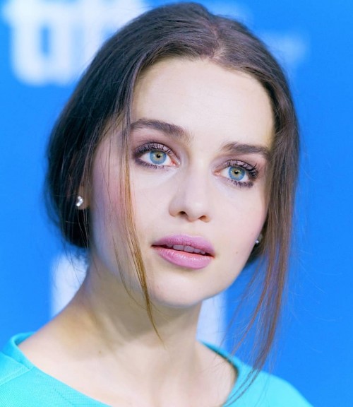 Emilia-Clarke-41229.jpg