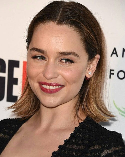 Emilia-Clarke-4131516e554de534e7d26.jpg