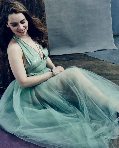 Emilia-Clarke-41322.jpg