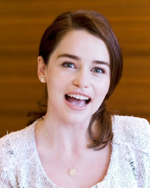 Emilia-Clarke-41840.jpg