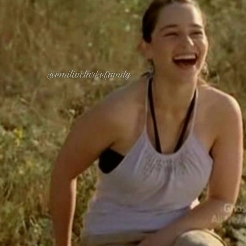 Emilia-Clarke-42093.jpg