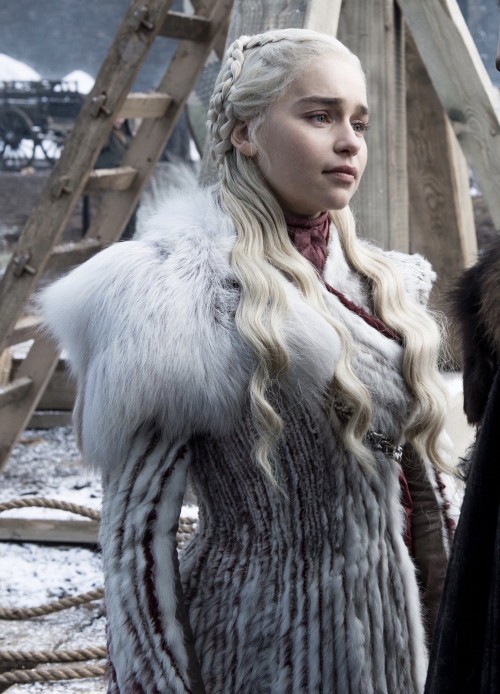 Emilia-Clarke-42200.jpg