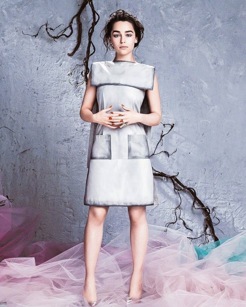 Emilia-Clarke-42206202f997d676cfbac.jpg