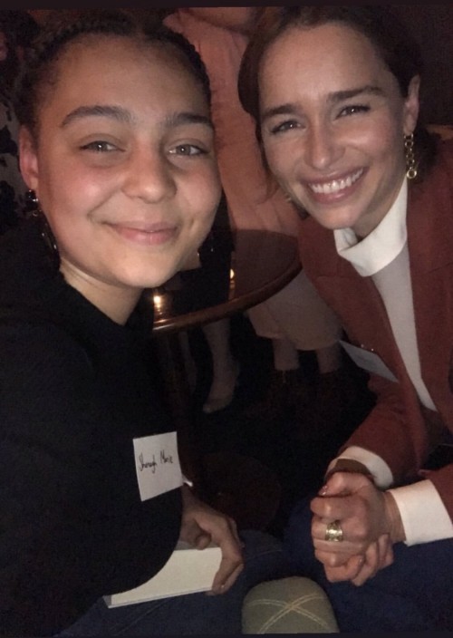 Emilia-Clarke-422141fb2aa7ca0f7c931.jpg