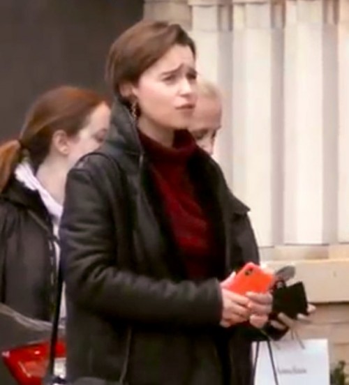 Emilia-Clarke-422196b34c58608488f89.jpg