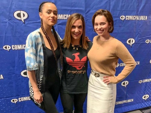 Emilia-Clarke-42220f8eb21e7cd9bf868.jpg