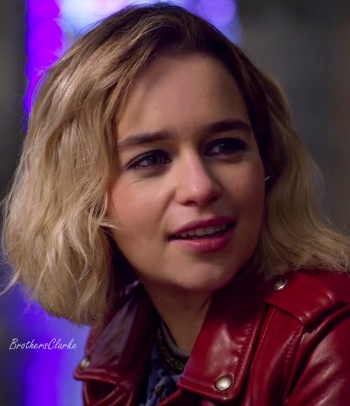 Emilia-Clarke-42236d057f549a8a24aaf.jpg