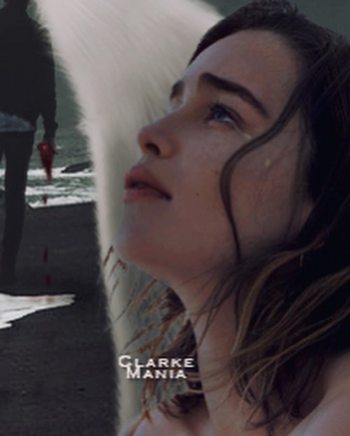 Emilia-Clarke-422426157cc59a3ca424b.jpg