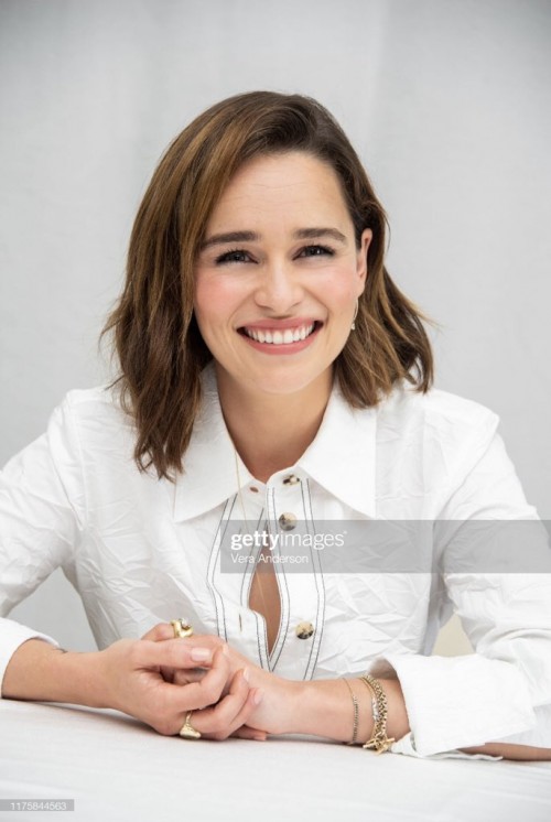 Emilia-Clarke-4296789ef47f0d8545fb8.jpg