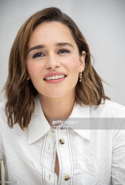 Emilia-Clarke-42972.jpg