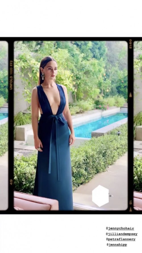 Emilia-Clarke-4302726d273ad8bea75b9.jpg