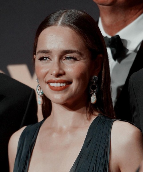 Emilia-Clarke-43186.jpg