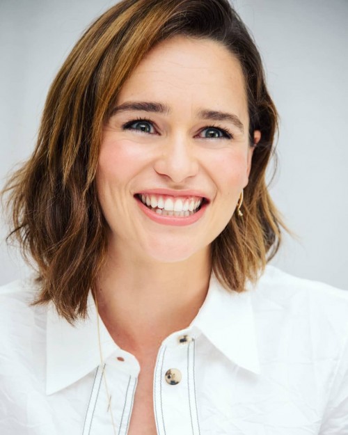 Emilia-Clarke-43771b4fcdfba087ad624.jpg
