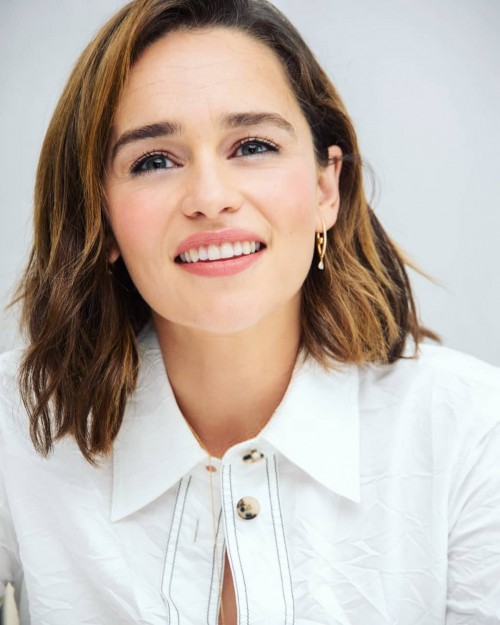 Emilia-Clarke-4377607f9d15e600916ee.jpg