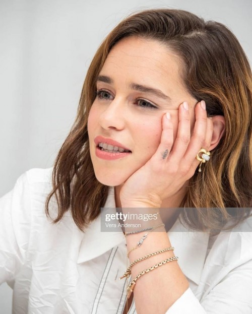 Emilia-Clarke-43808.jpg