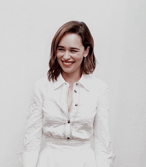 Emilia-Clarke-43935.jpg