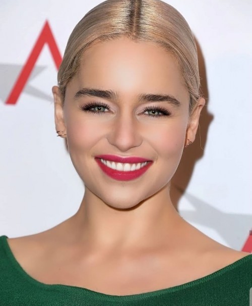 Emilia-Clarke-43982.jpg