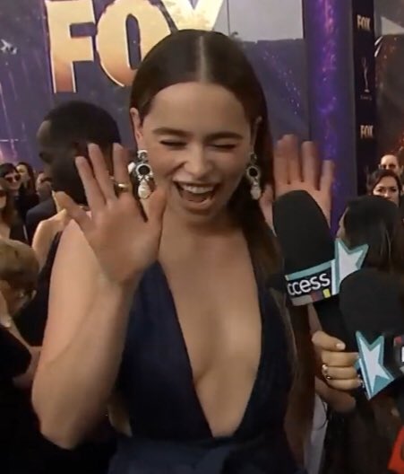 Emilia-Clarke-44444.jpg