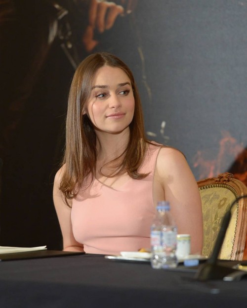 Emilia-Clarke-44715.jpg