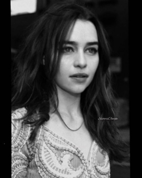 Emilia-Clarke-44860.jpg