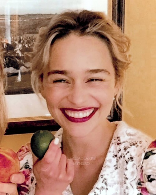 Emilia-Clarke-448857def3037133d4693.jpg