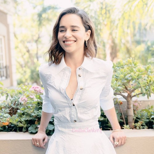 Emilia-Clarke-44984.jpg