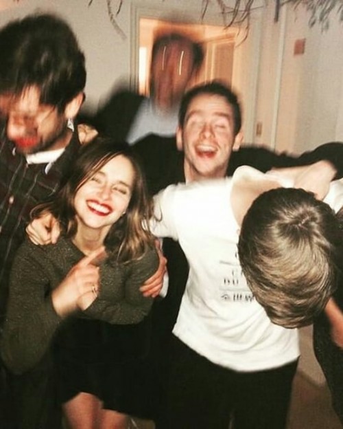 Emilia-Clarke-45219c1aefd5749f6714c.jpg