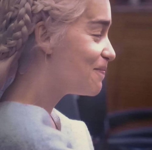 Emilia-Clarke-45278.jpg