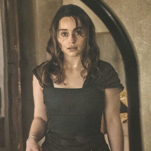 Emilia-Clarke-45560.jpg