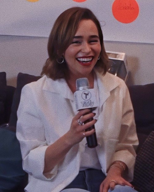 Emilia-Clarke-45624.jpg