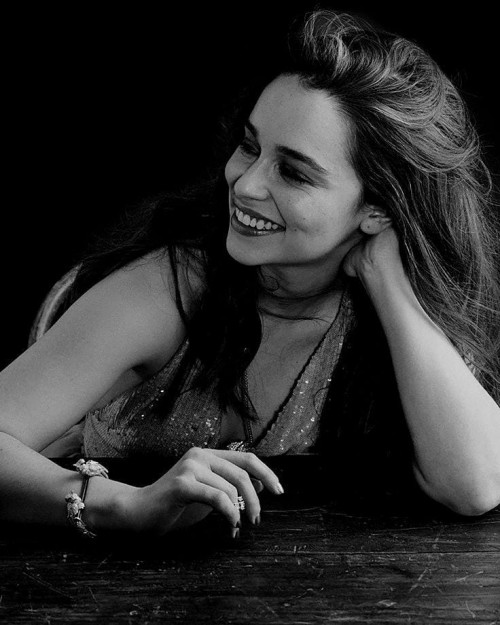 Emilia-Clarke-45702.jpg