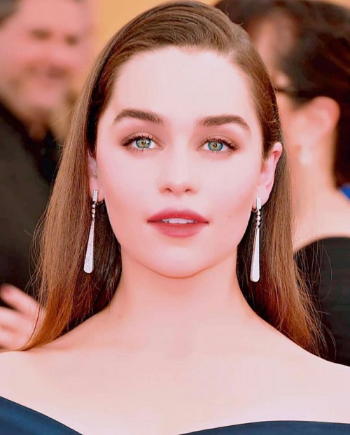 Emilia-Clarke-45968.jpg