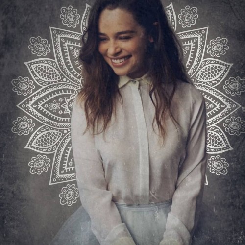 Emilia-Clarke-46032.jpg