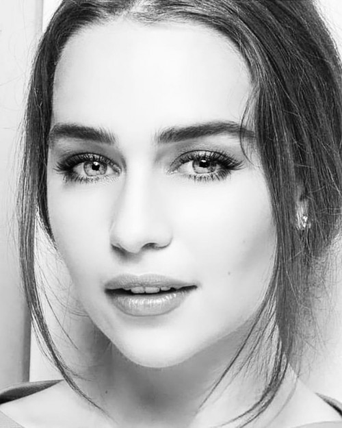 Emilia-Clarke-46121.jpg