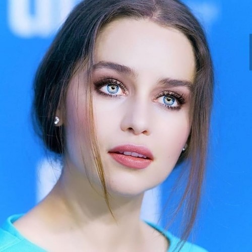 Emilia-Clarke-46129.jpg