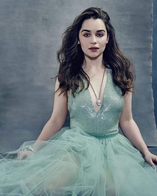 Emilia-Clarke-46277563d96e0186e4033.jpg