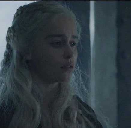 Emilia-Clarke-46278b0158fa268dbde7f.jpg