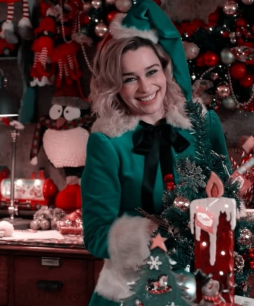 Emilia-Clarke-46293aaecd558965e93c1.jpg