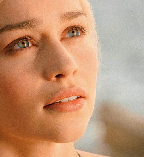 Emilia-Clarke-46352.jpg