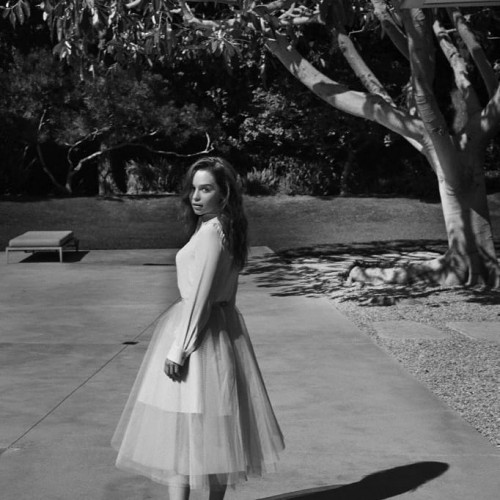 Emilia-Clarke-46427.jpg