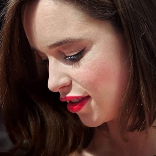 Emilia-Clarke-47088.jpg